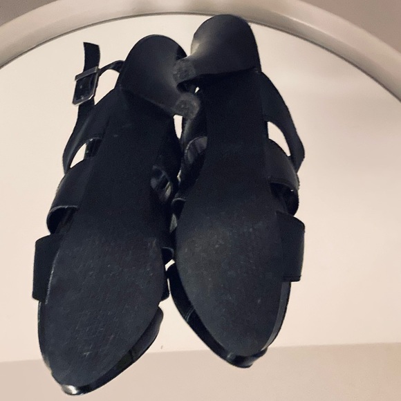 👠Host Pick 👠Vera Wang Strapy Heels - Picture 7 of 11